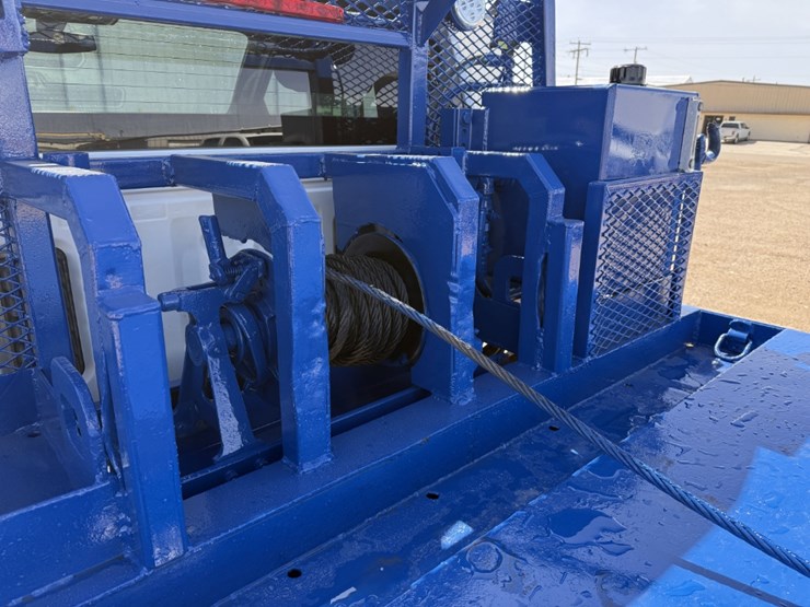 2022-chevrolet-silverado-3500hd-image-9