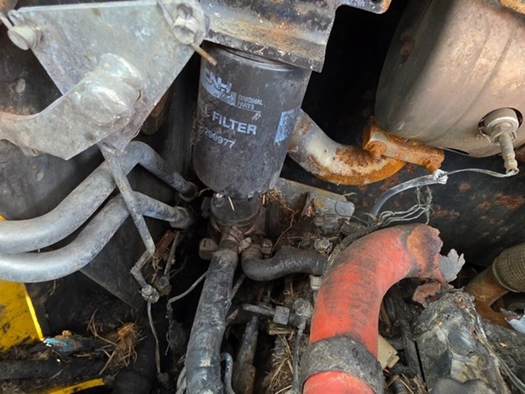 new-holland-l220-image-33