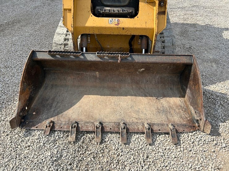 2020-caterpillar-259d3-image-9