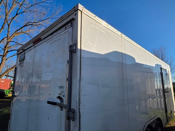 2013-united-trailer-2-axle-20'-box-trailer-(title)-image-19