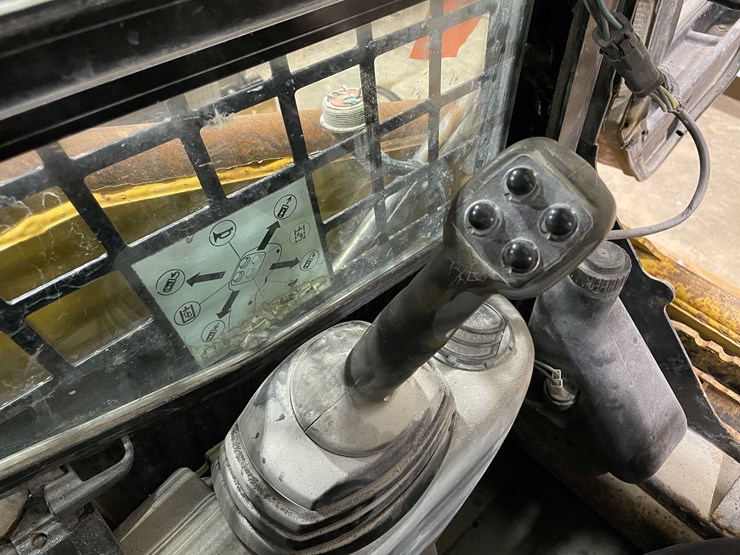 2012-caterpillar-226b3-image-55