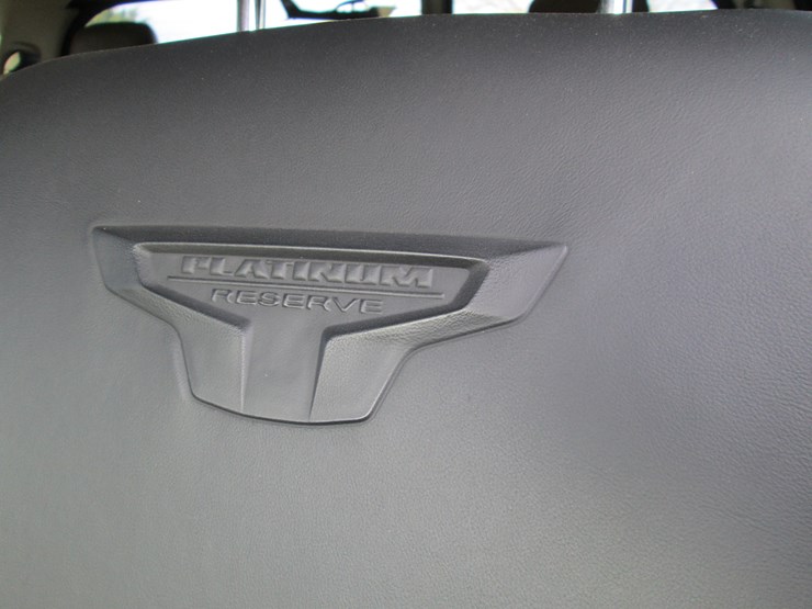 2016-nissan-titan-image-31