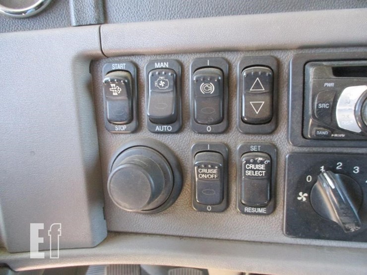 2012-peterbilt-386-image-10