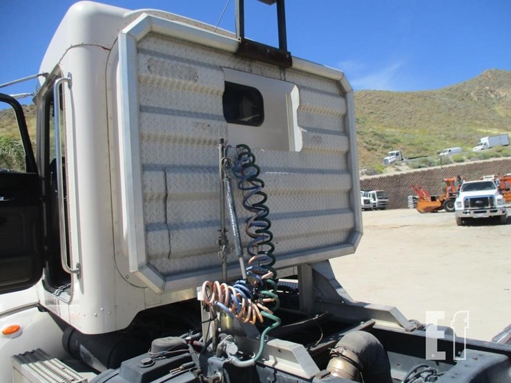 2012-peterbilt-386-image-17