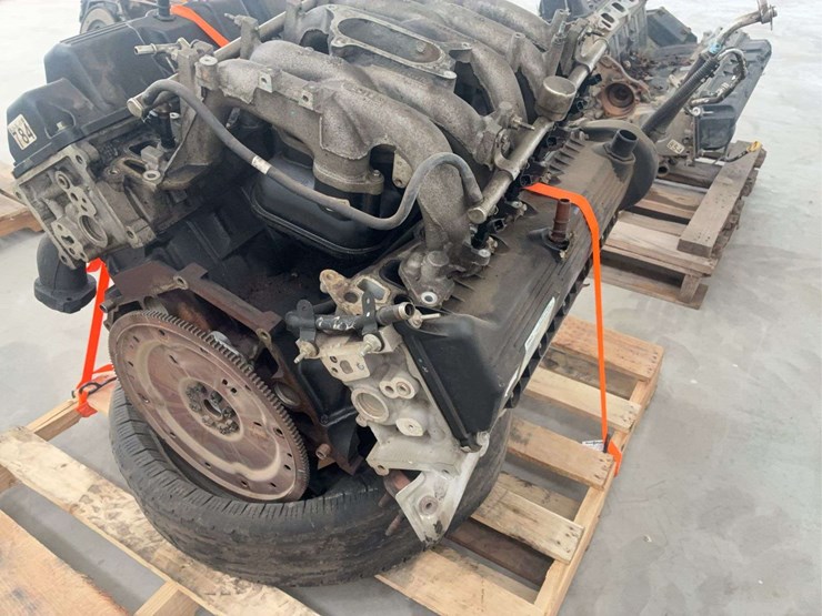 6.8-liter-v10-engine-assembly-for-core-use-image-7