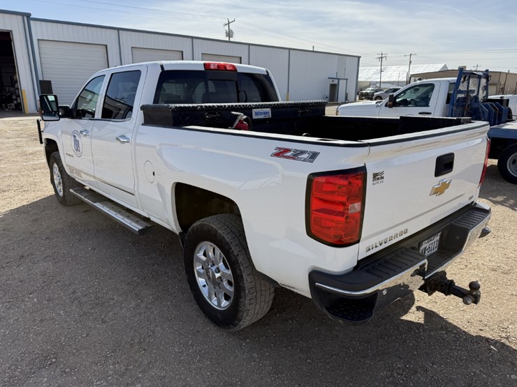 2015-chevrolet-silverado-2500hd-image-7