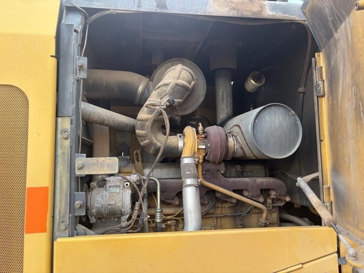 2005-deere-624j-image-54