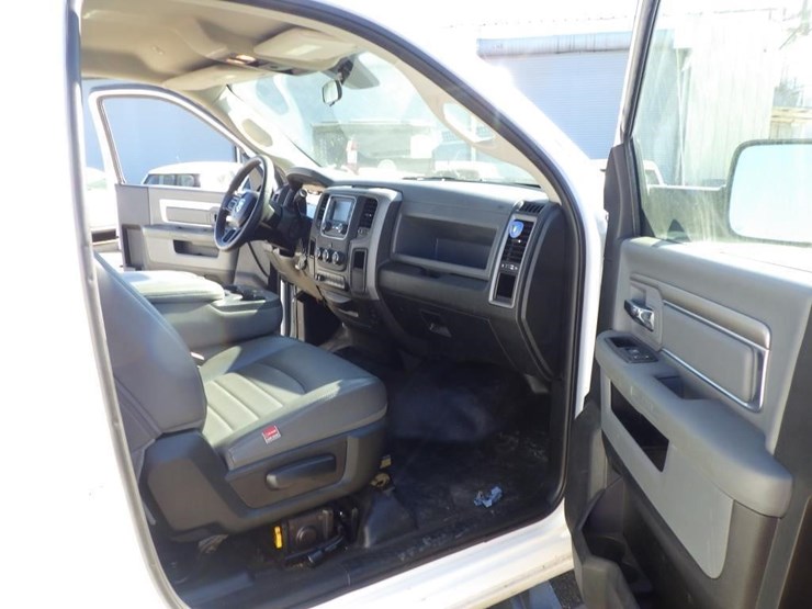 2018-dodge-3500-image-6