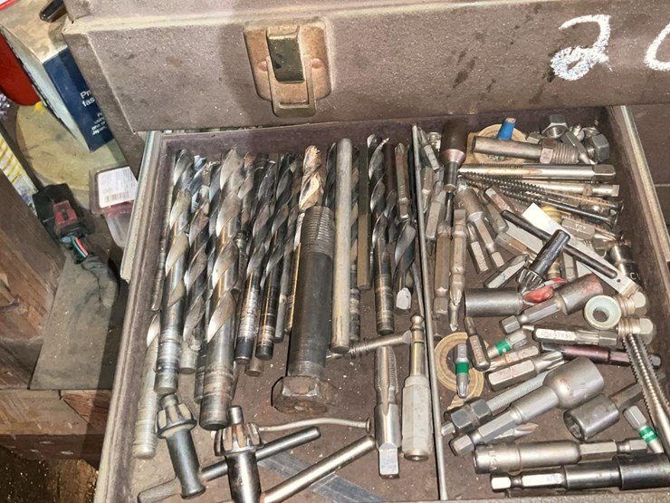 #266-•-tool-chest,-oils,-torches-and-parts-image-13