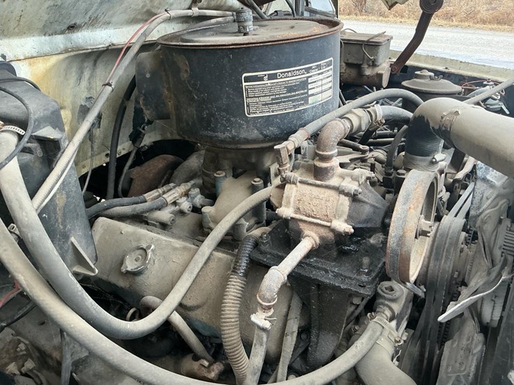 #301-•-1980-ford-k604-flatbed-truck-image-12