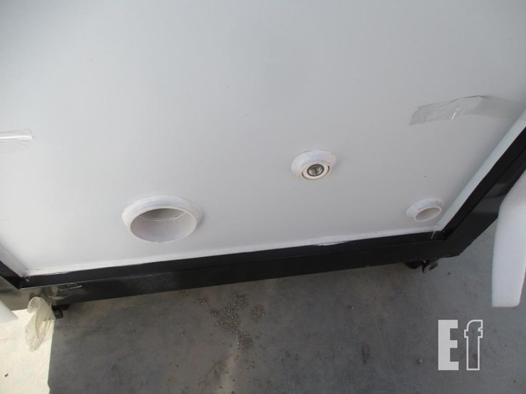 51"x43"x89"-single-stall-restroom-image-10