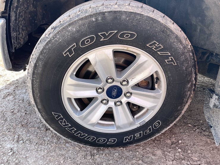 #5673-•-2015-f150-xlt-4x4-extended-cab-(has-wi-title)-image-12