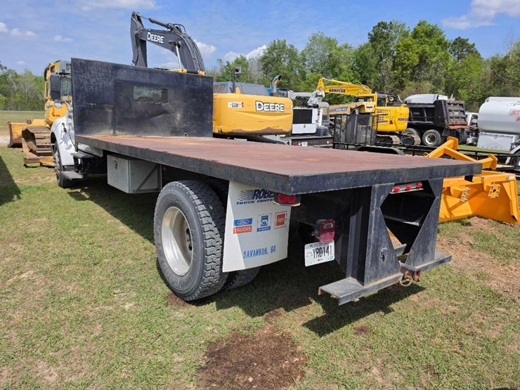 2006-ford-f650-xlt-image-2