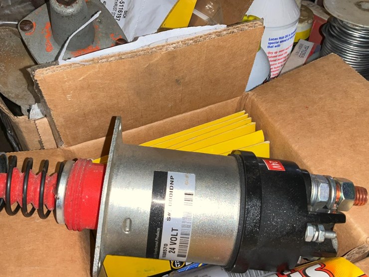 #266-•-tool-chest,-oils,-torches-and-parts-image-7