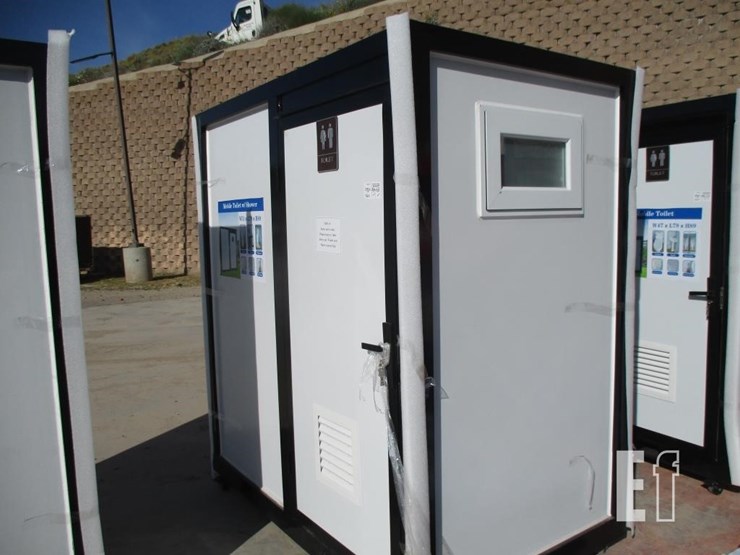 51"-x-79"-x-89"-bathroom-w/shower-image-1