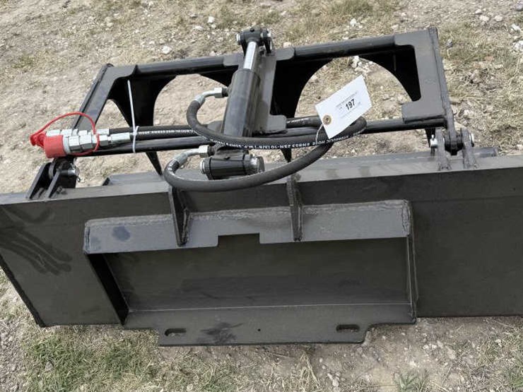 #197-•-mini-skid-steer-plate-grapple-image-3