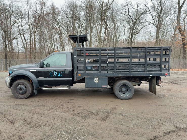 2006-ford-f550-xl-image-2