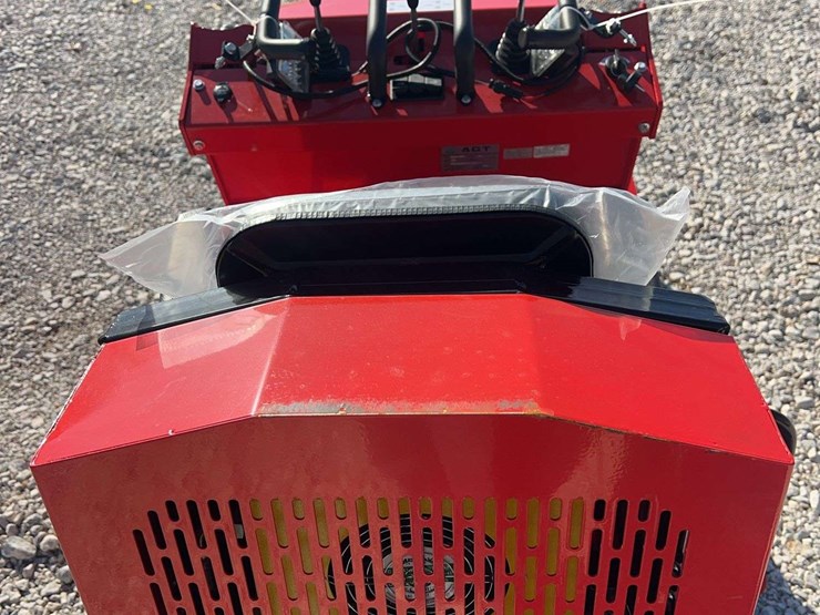 2026-sdlanch-sda-140t-mini-skid-steer-image-11