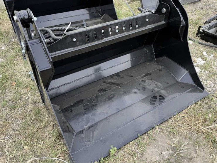 #192-•-mini-skid-steer-39"-4-in-1-bucket-image-1