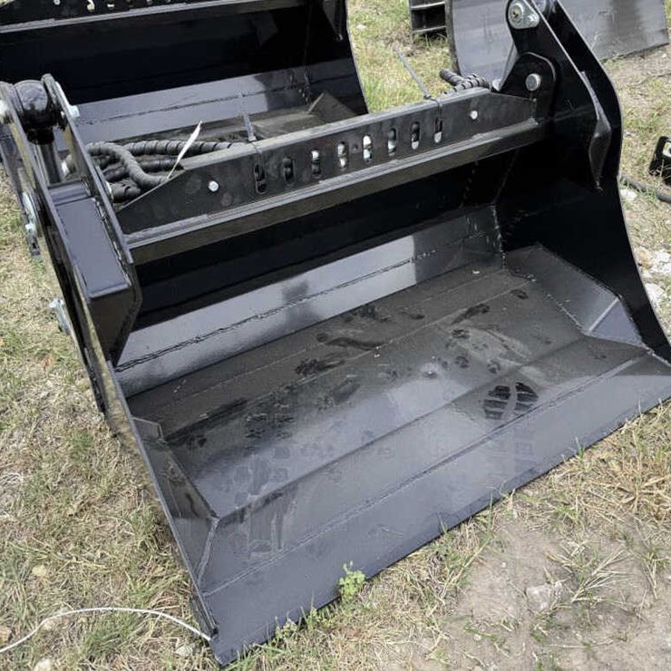 #192 • Mini Skid Steer 39" 4 in 1 Bucket