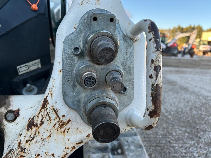 2021-bobcat-t76-image-11
