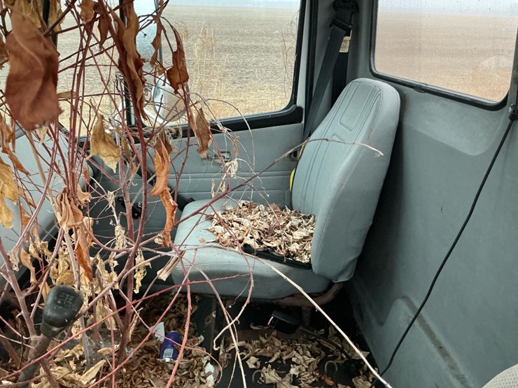 1995-freightliner-fl70-image-26