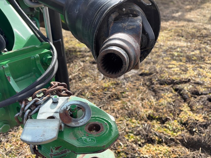 john-deere-560m-image-16