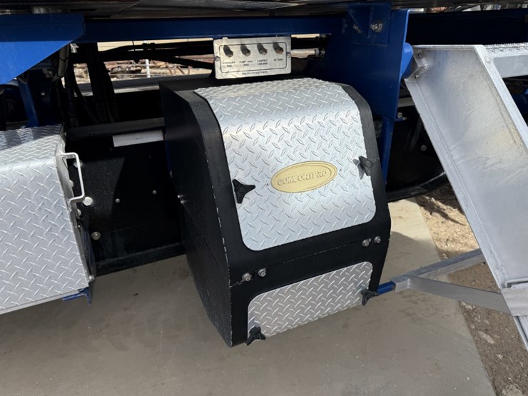 2013-cs&p-180k-scfh-10k-wp-nitrogen-pumper-mtd-on-2013-loadcraft-t/a-trailer-image-26