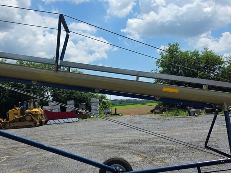 new-harvest-t862-8"x62'-transport-auger-image-28