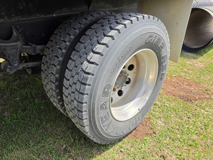 2006-ford-f650-xlt-image-5