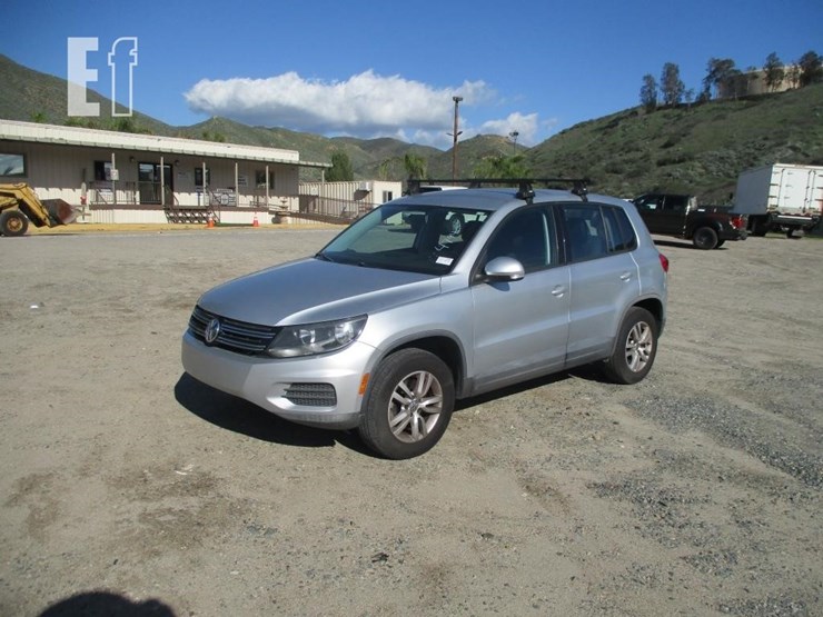 2013-volkswagen-tiguan-image-1