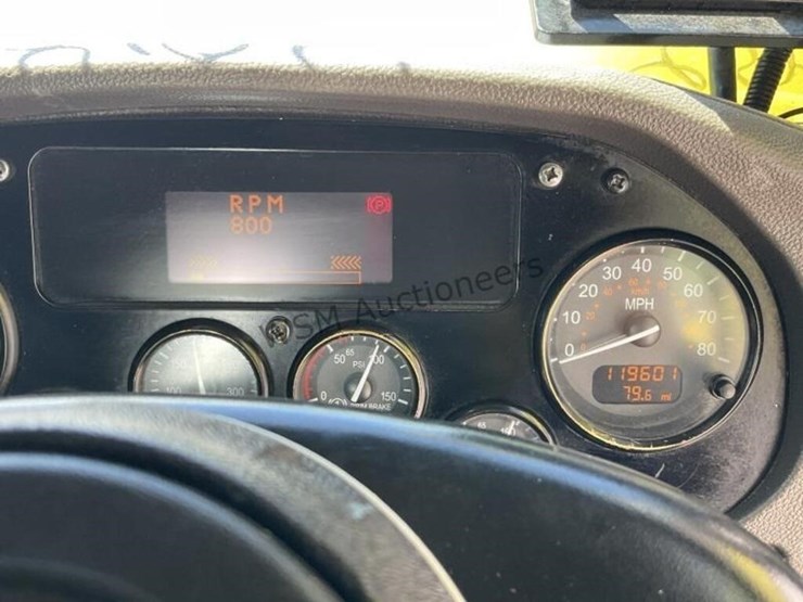 2018-peterbilt-520-image-20