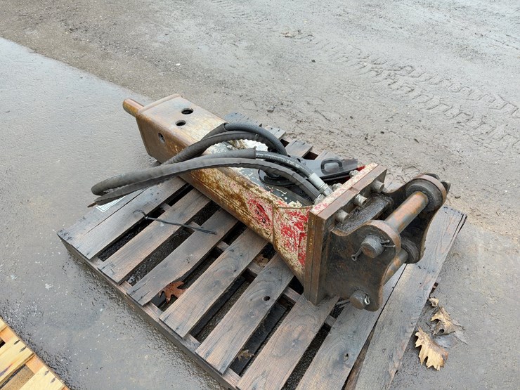 chicago-pneumatic-rx6-hydraulic-breaker-hammer-image-2