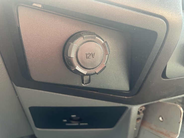 #5677-•-2011-f250-4x4-extended-cab-(has-wi-title)-image-74