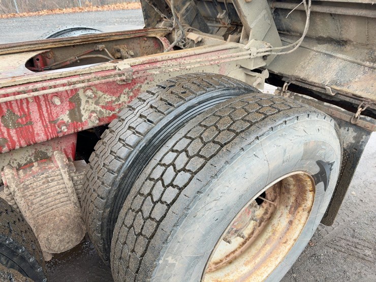 2000-mack-rd688s-image-18