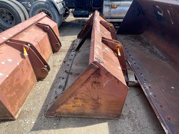 #5685-•-pin-on-bucket-image-7