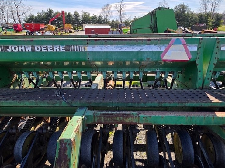 john-deere-750-image-9