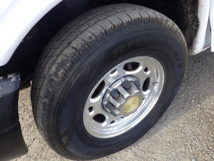 2005-chevrolet-express-2500-image-12