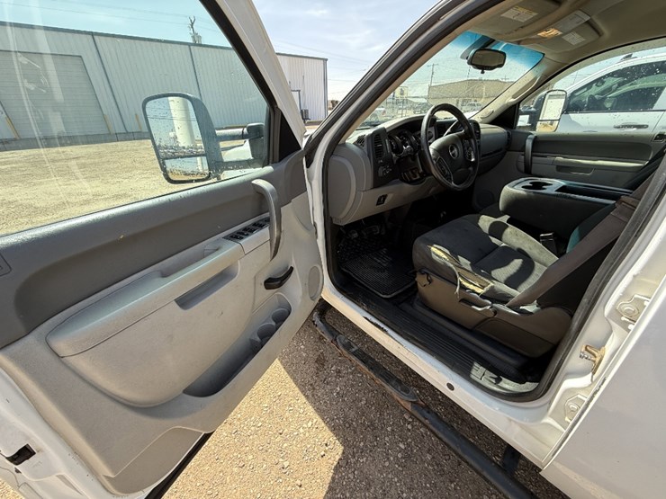 2013-gmc-sierra-2500hd-image-16