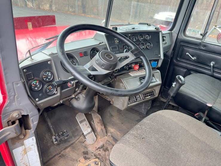 2000-mack-rd688s-image-31