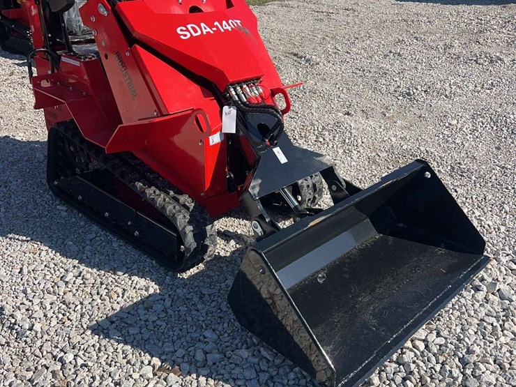 2026-sdlanch-sda-140t-mini-skid-steer-image-3