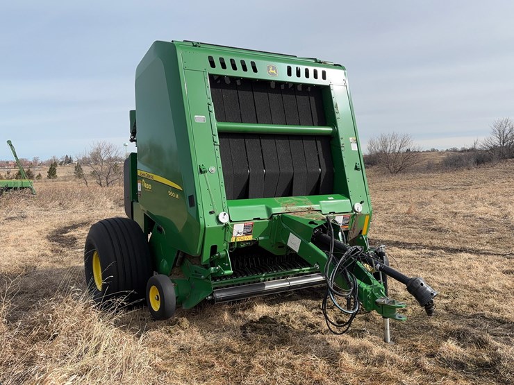 john-deere-560m-image-8