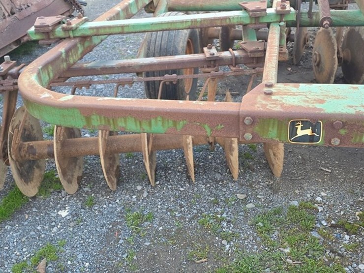 john-deere-210-image-11