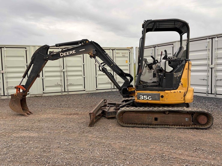 2016-deere-35g-image-4