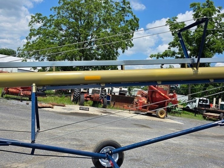 new-harvest-t862-8"x62'-transport-auger-image-16