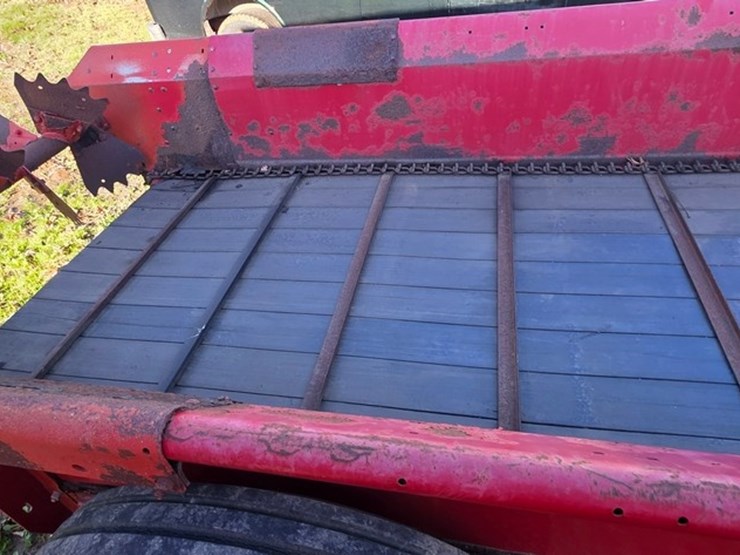 new-holland-155-image-10