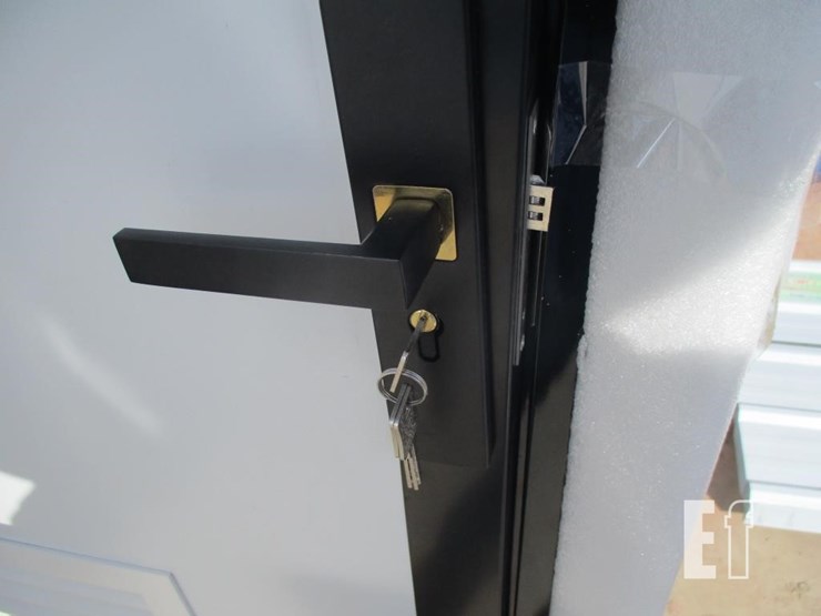 51"-x-79"-x-89"-bathroom-w/shower-image-19