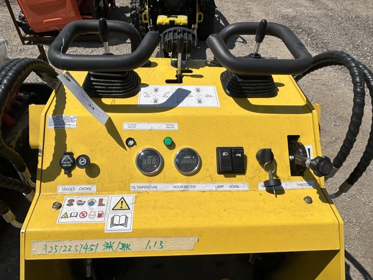 #34-•-mini-skid-steer-loader---gas-image-5
