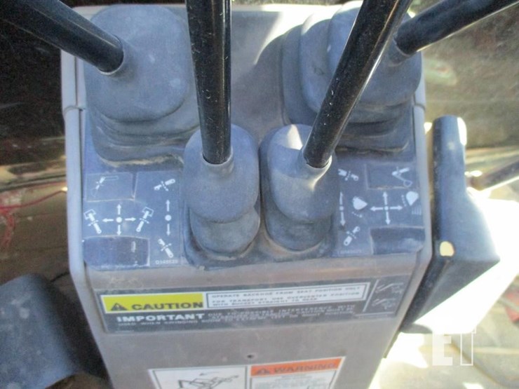 2015-case-580n-image-16