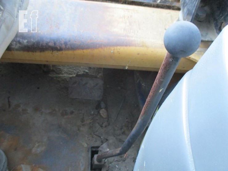 2002-caterpillar-246d-image-11